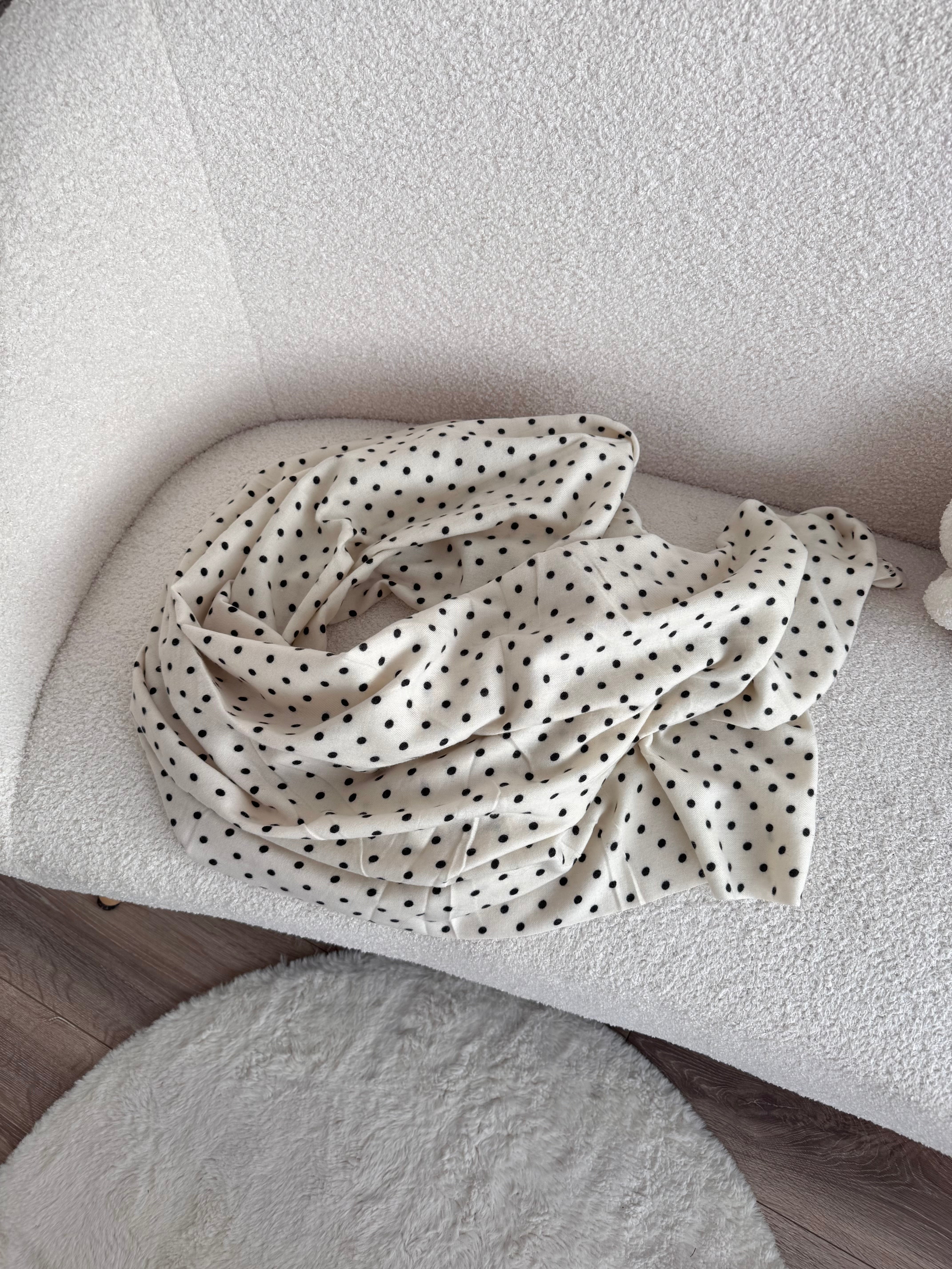 ÉCHARPE BLANCHE À POIS