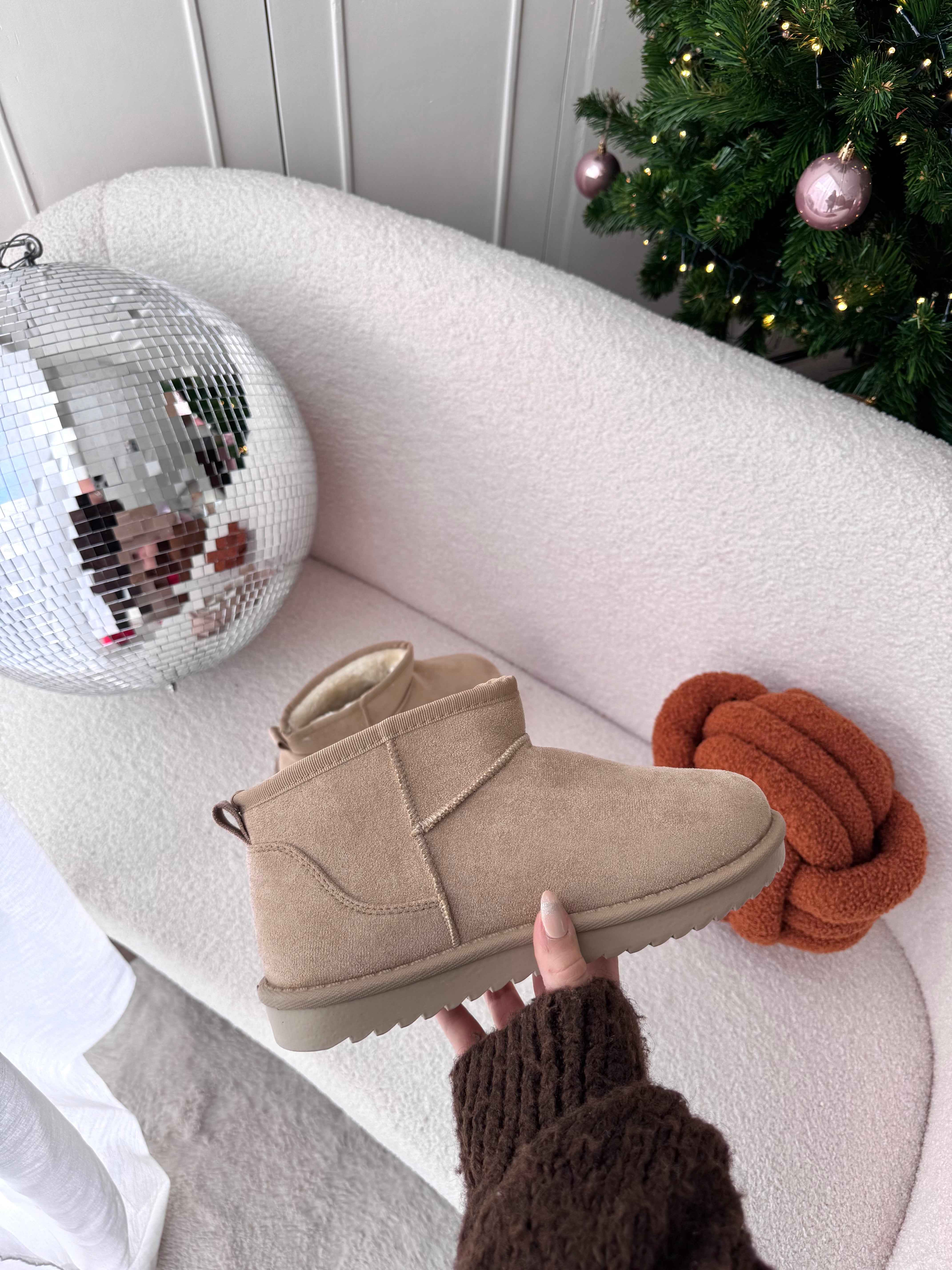 BOOTS TAUPE FOURRÉES