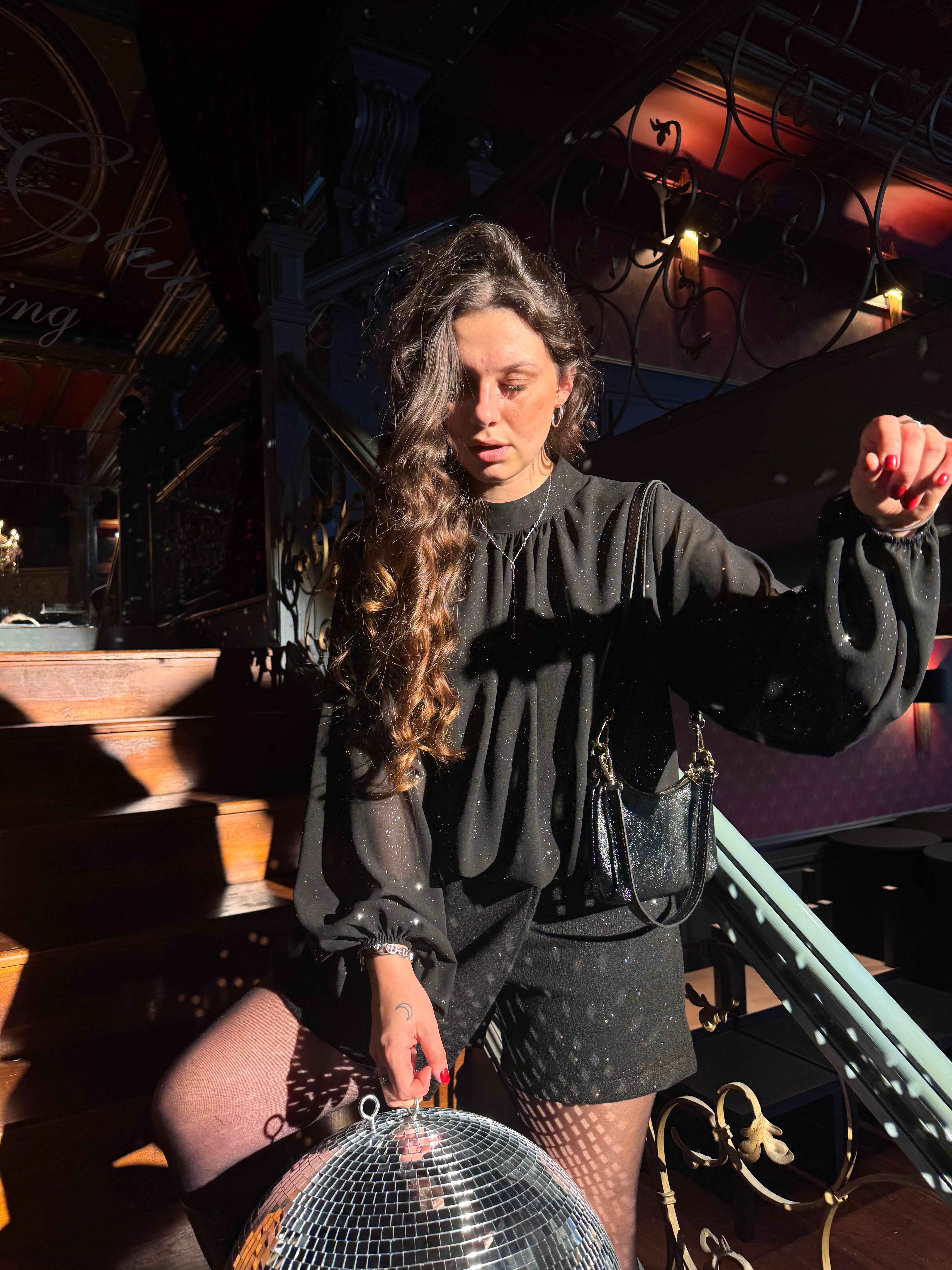 BLOUSE PAILLETÉE NOIRE