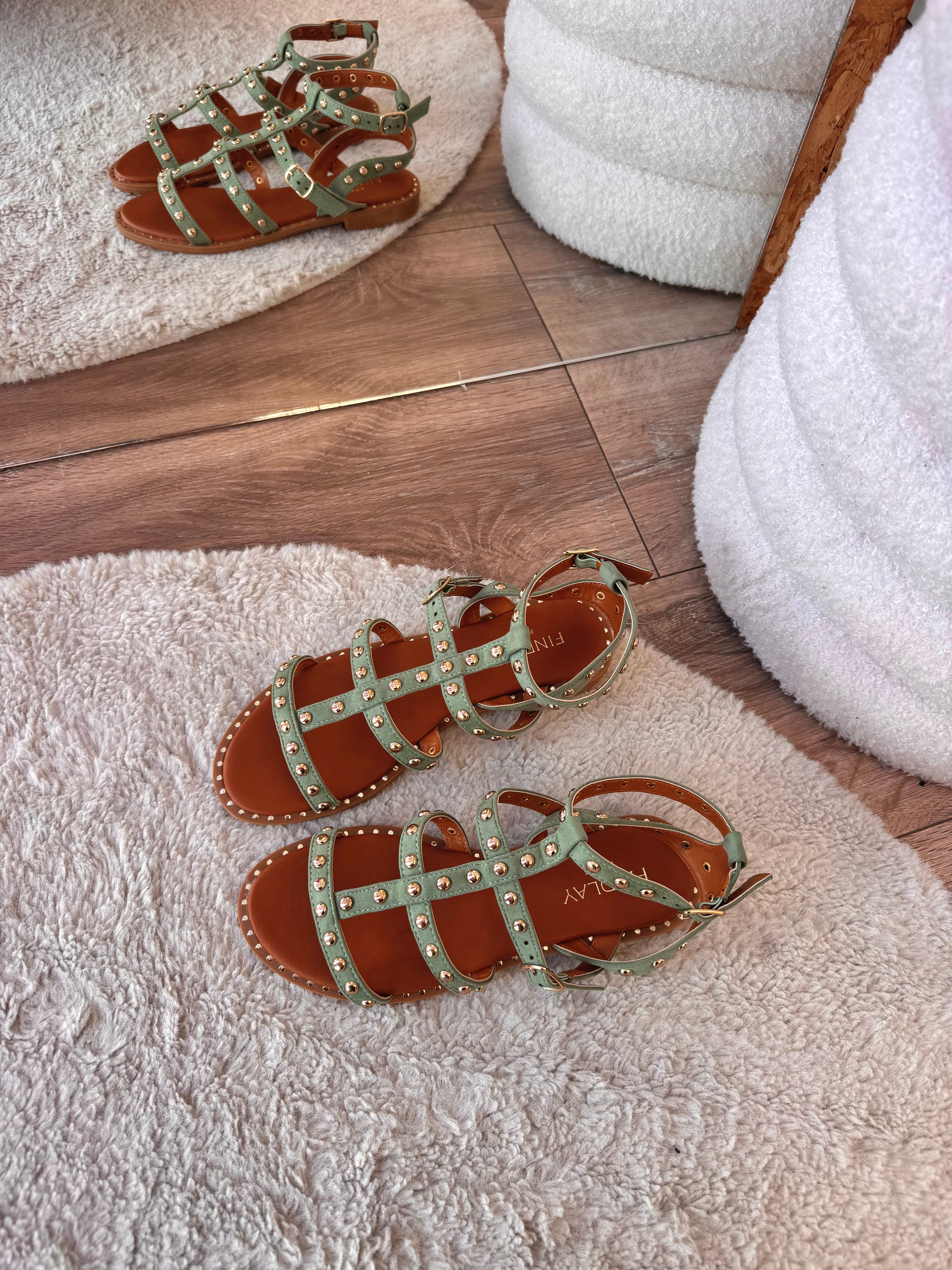 NU-PIEDS CLOUTÉS VERT D’EAU