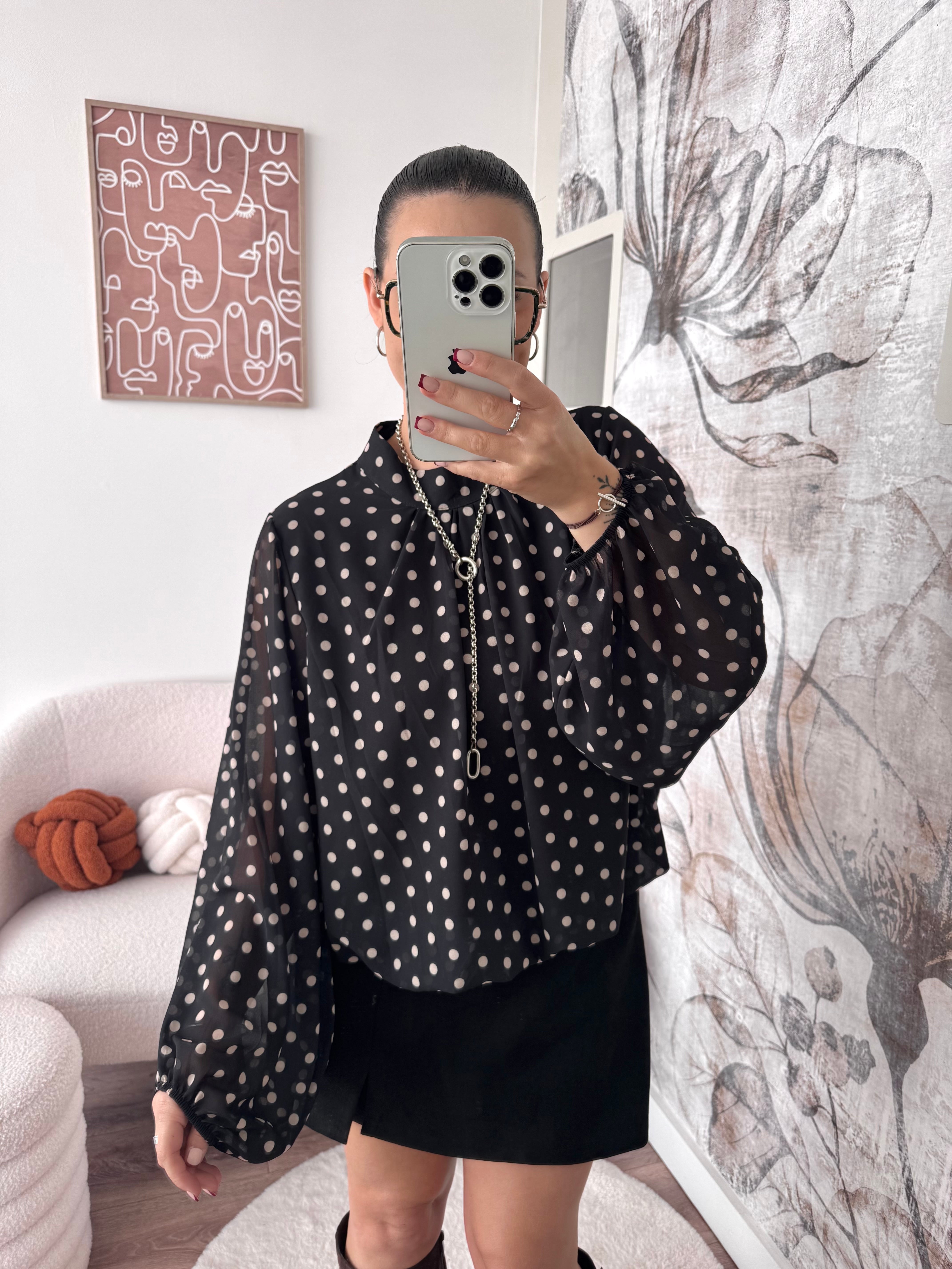 BLOUSE NOIR À POIS