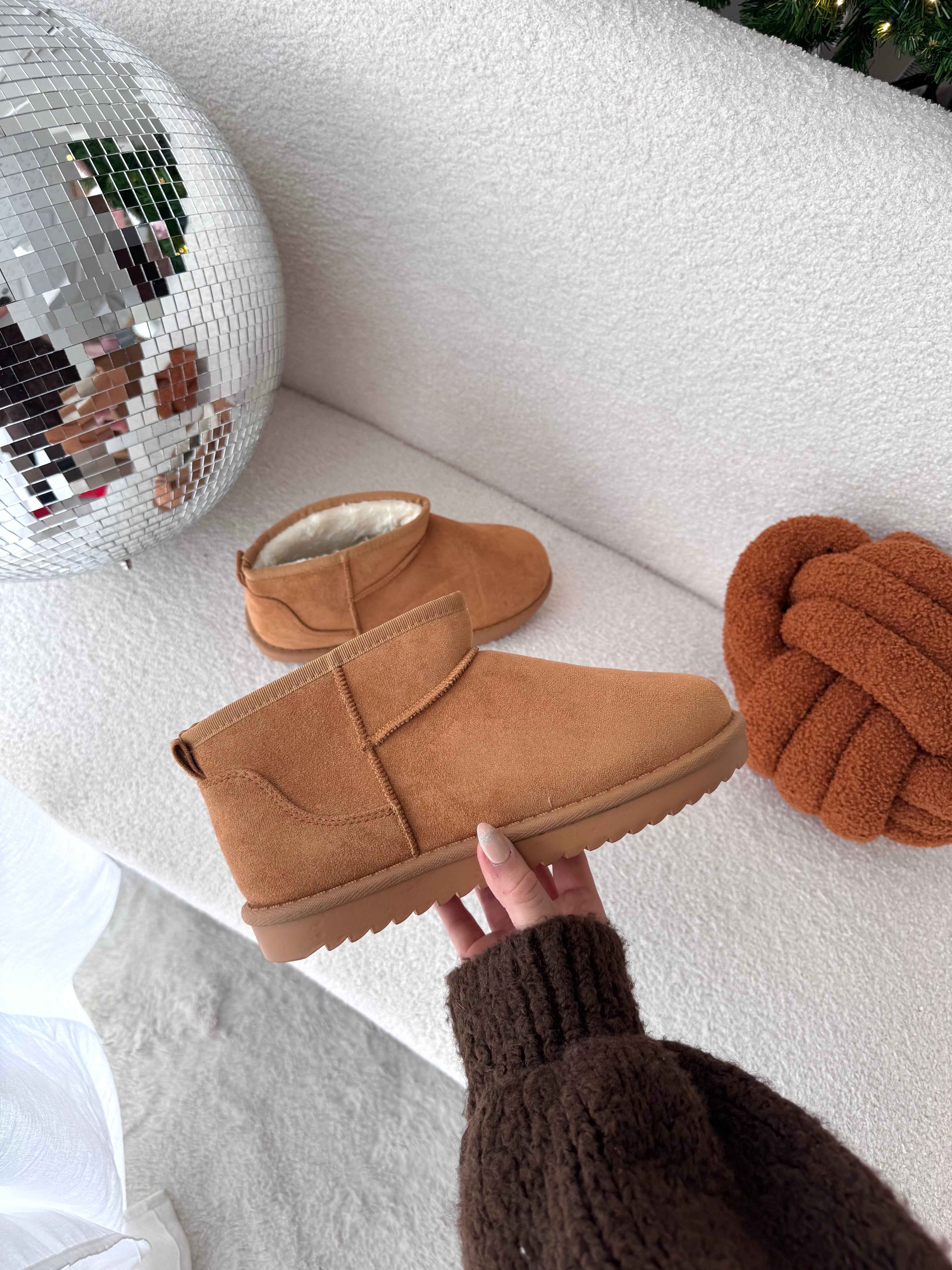 BOOTS CAMEL FOURRÉES