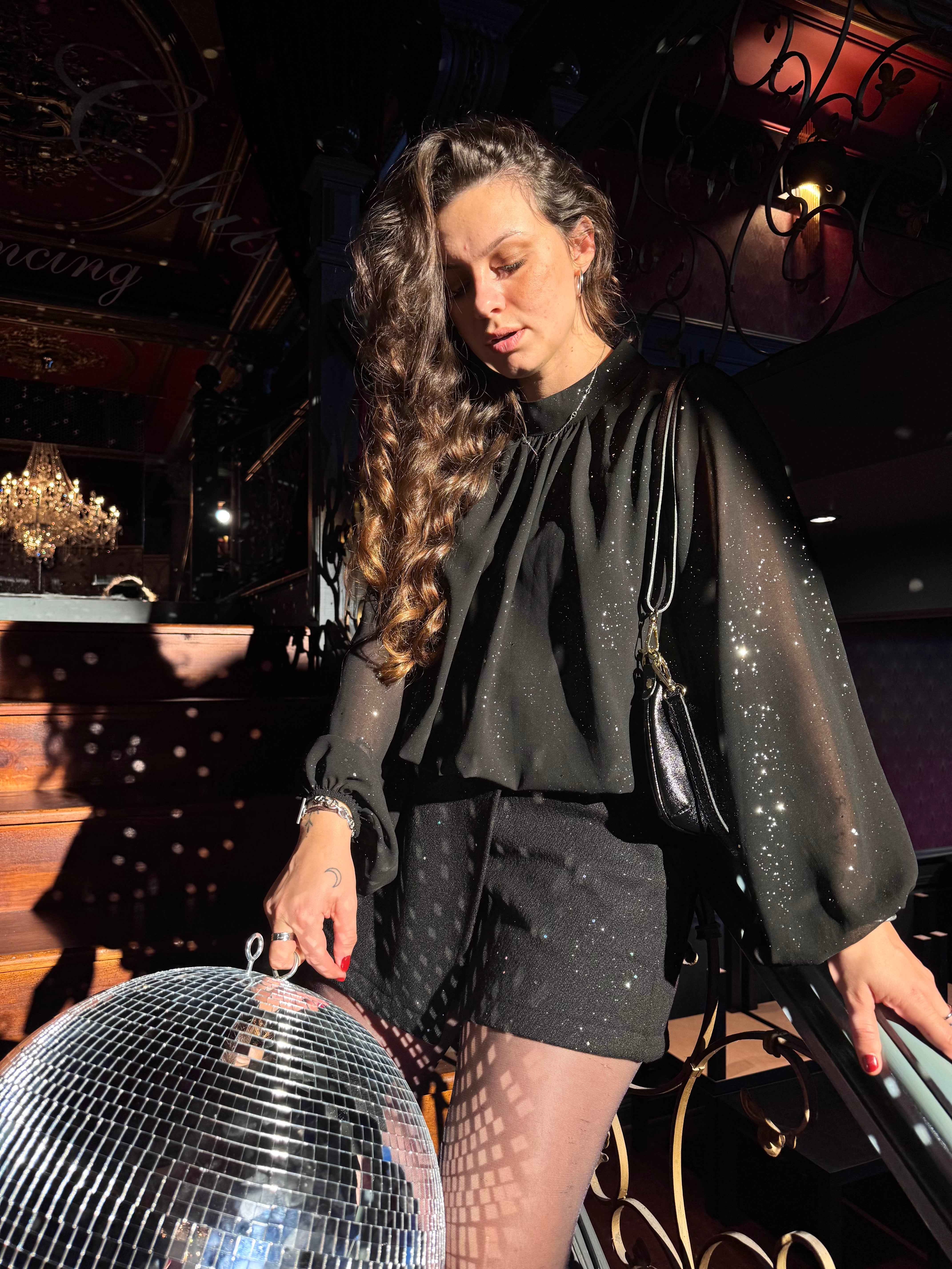 BLOUSE PAILLETÉE NOIRE