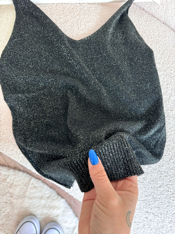 TOP NOIR À PAILLETTES