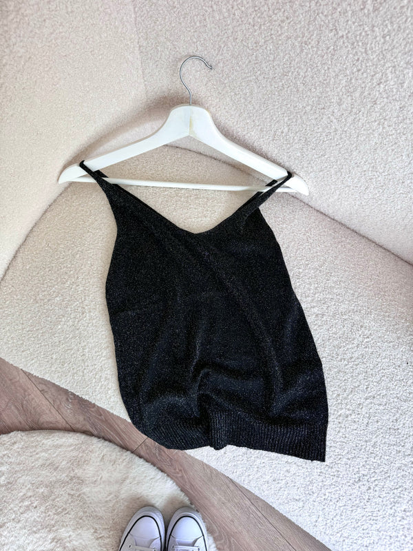 TOP NOIR À PAILLETTES