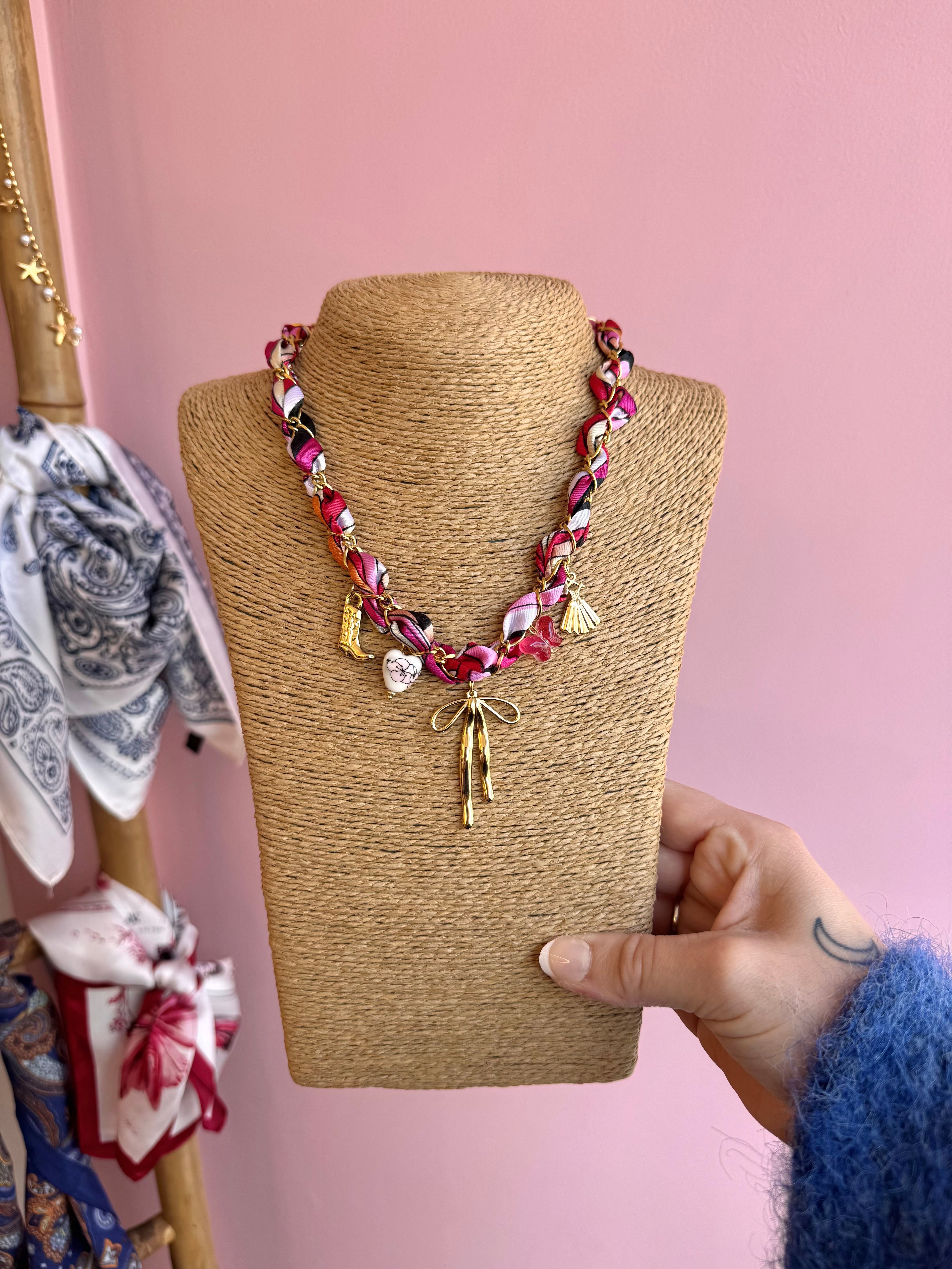 COLLIER FOULARD ROSE