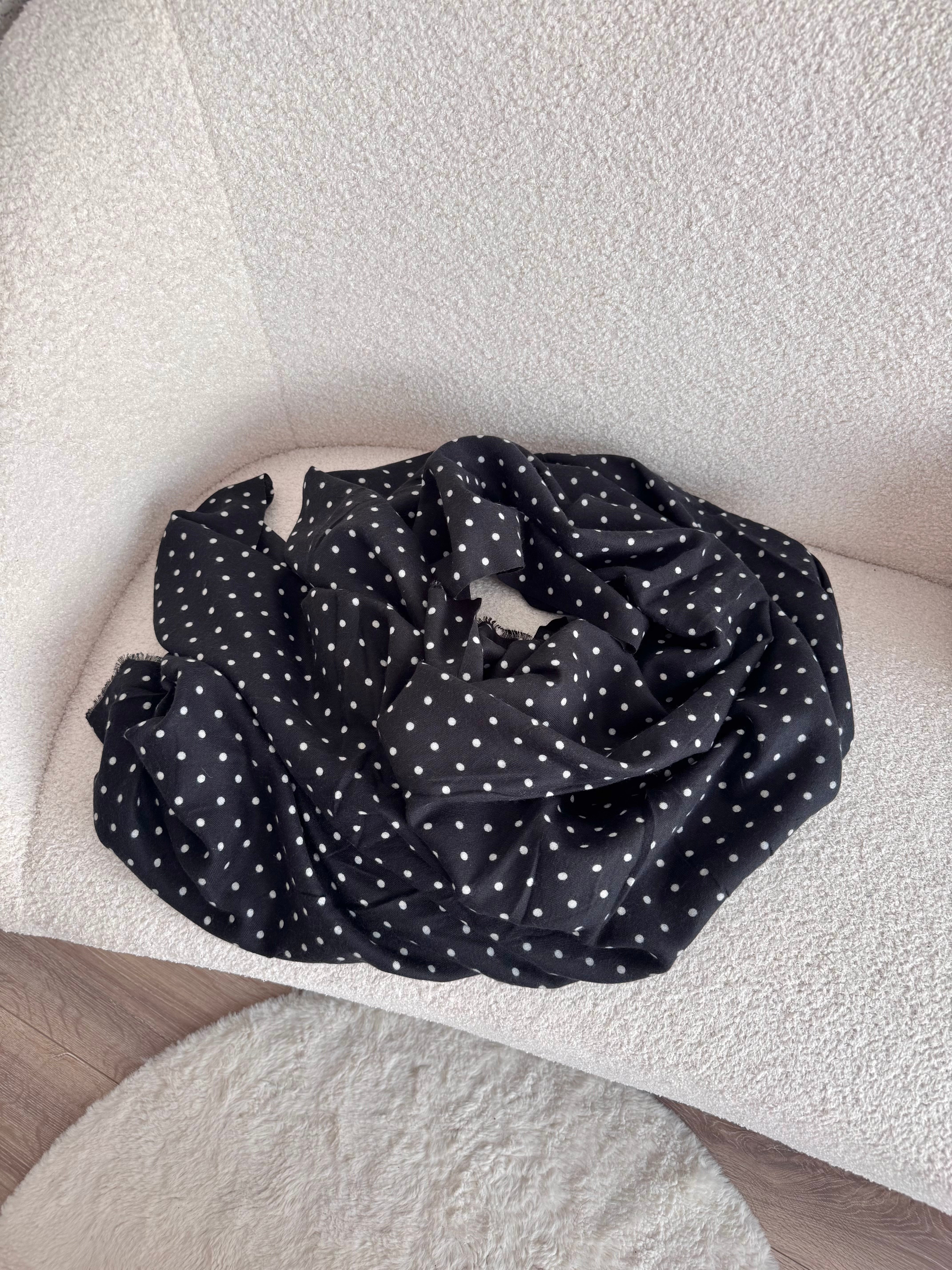 ÉCHARPE NOIRE À POIS