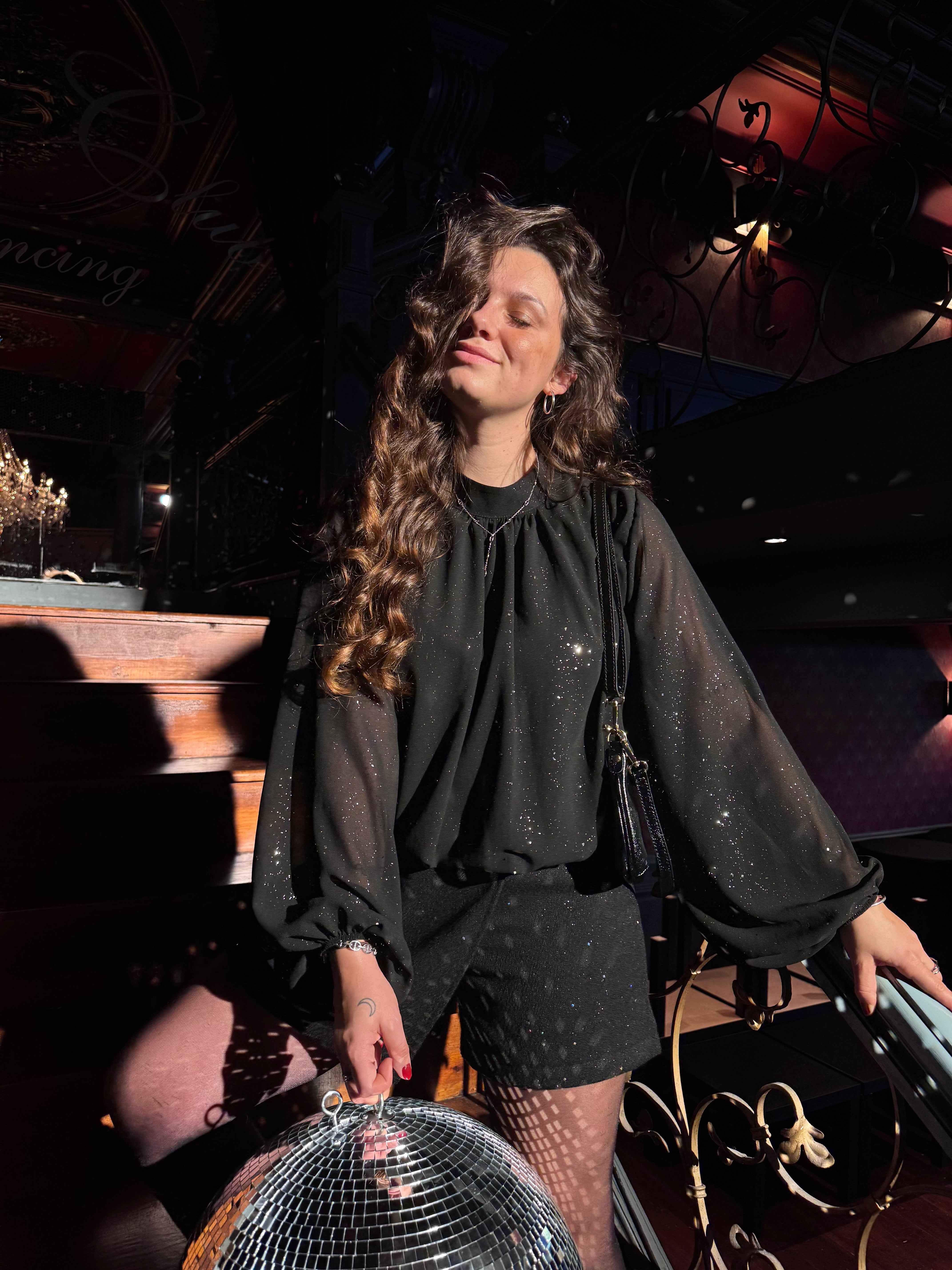 BLOUSE PAILLETÉE NOIRE